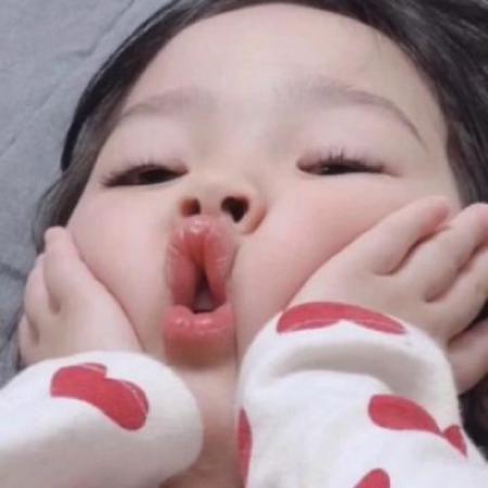  可爱的萌娃头像女孩,卖萌的表情无敌了