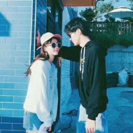  好看的情侣头像真人一人一张回想和你快乐甜蜜的样子