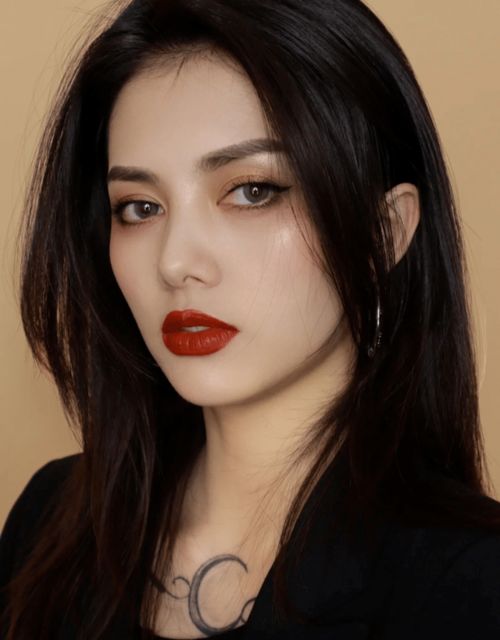  氛围感美女刷爆朋友圈,今日份妆容教程来啦