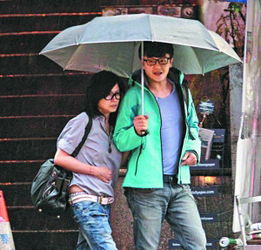  50岁邵美琪再曝失恋小10岁男友劈腿致分手