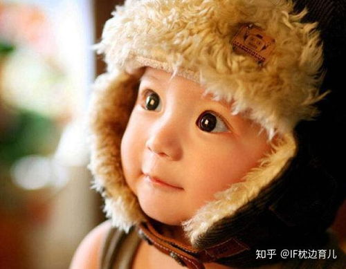  婴儿刚出生是什么样妈妈丑的无法想象,到满月大变样
