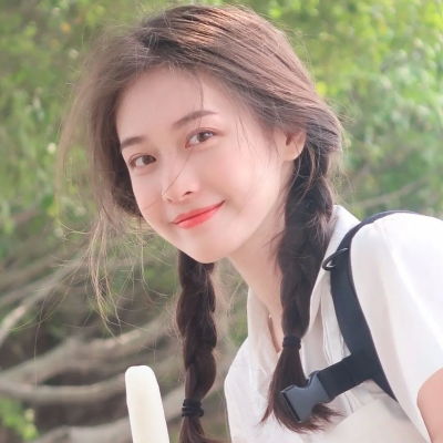  2021夏季限定唯美高清女生微信头像脾气古怪的自己真的很谢谢陪在我身边还宠我的人...