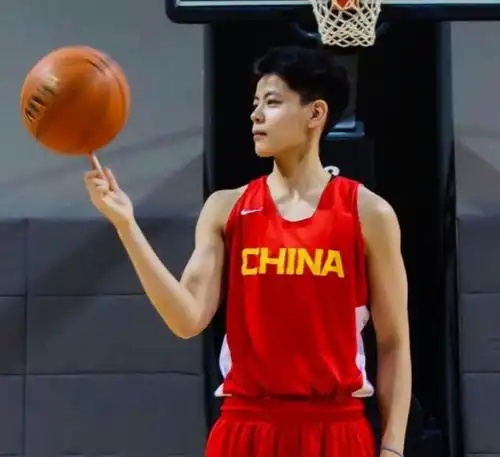  女孩帅起来就没男孩什么事了,东京奥运会这对篮球姐妹火了