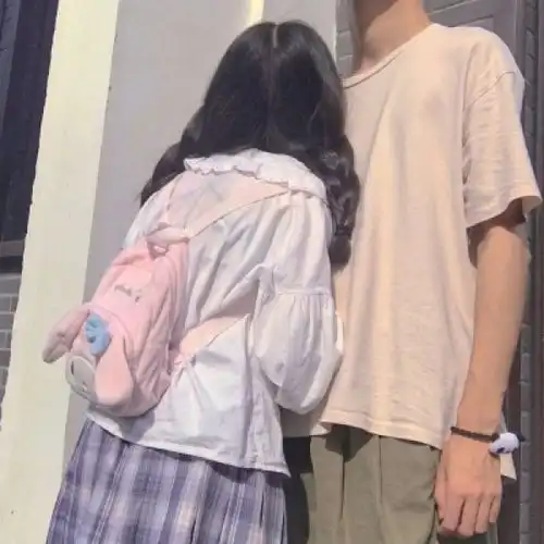  官宣情侣头像我不用长高我的男孩会为我弯腰