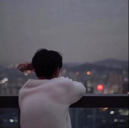  男生头像希望你开心一点,这样我也能沾沾光,替你开心