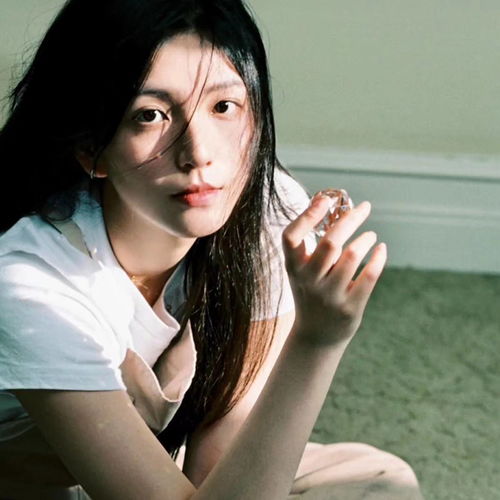 氛围感女生头像刘雯