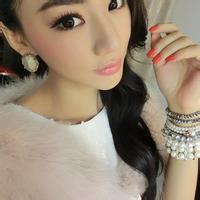  大口红女生头像